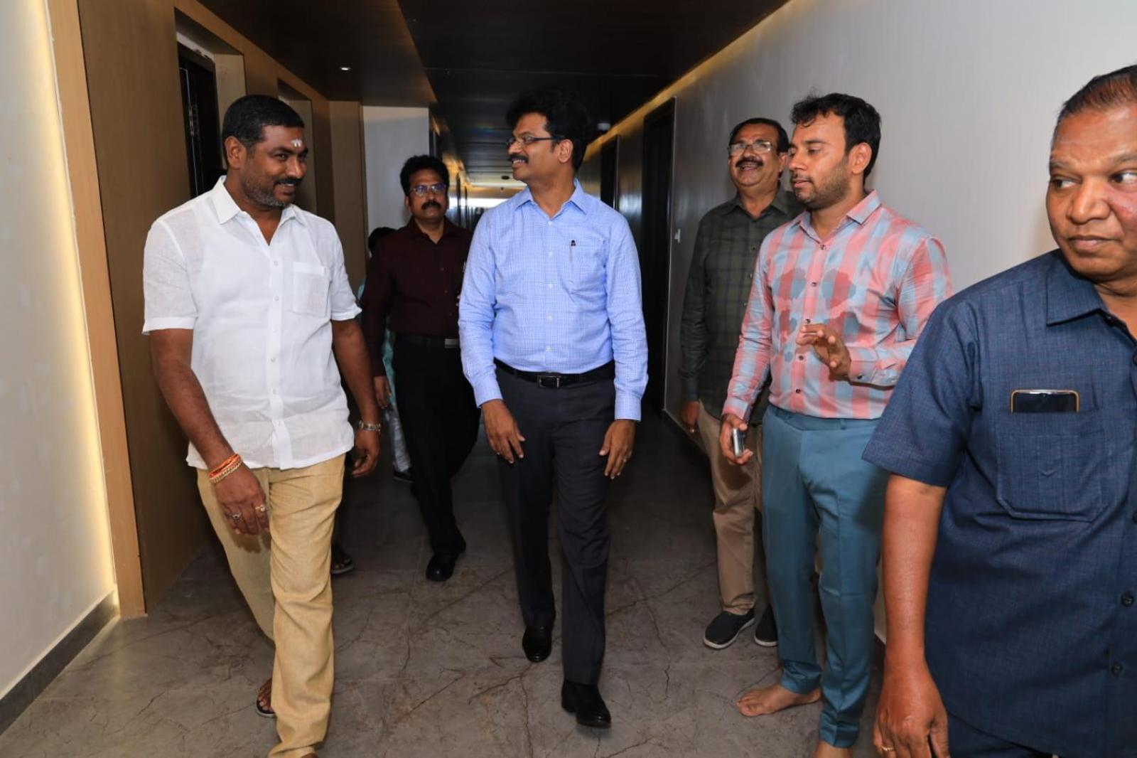Vantara Suites Vellore Buitenkant foto