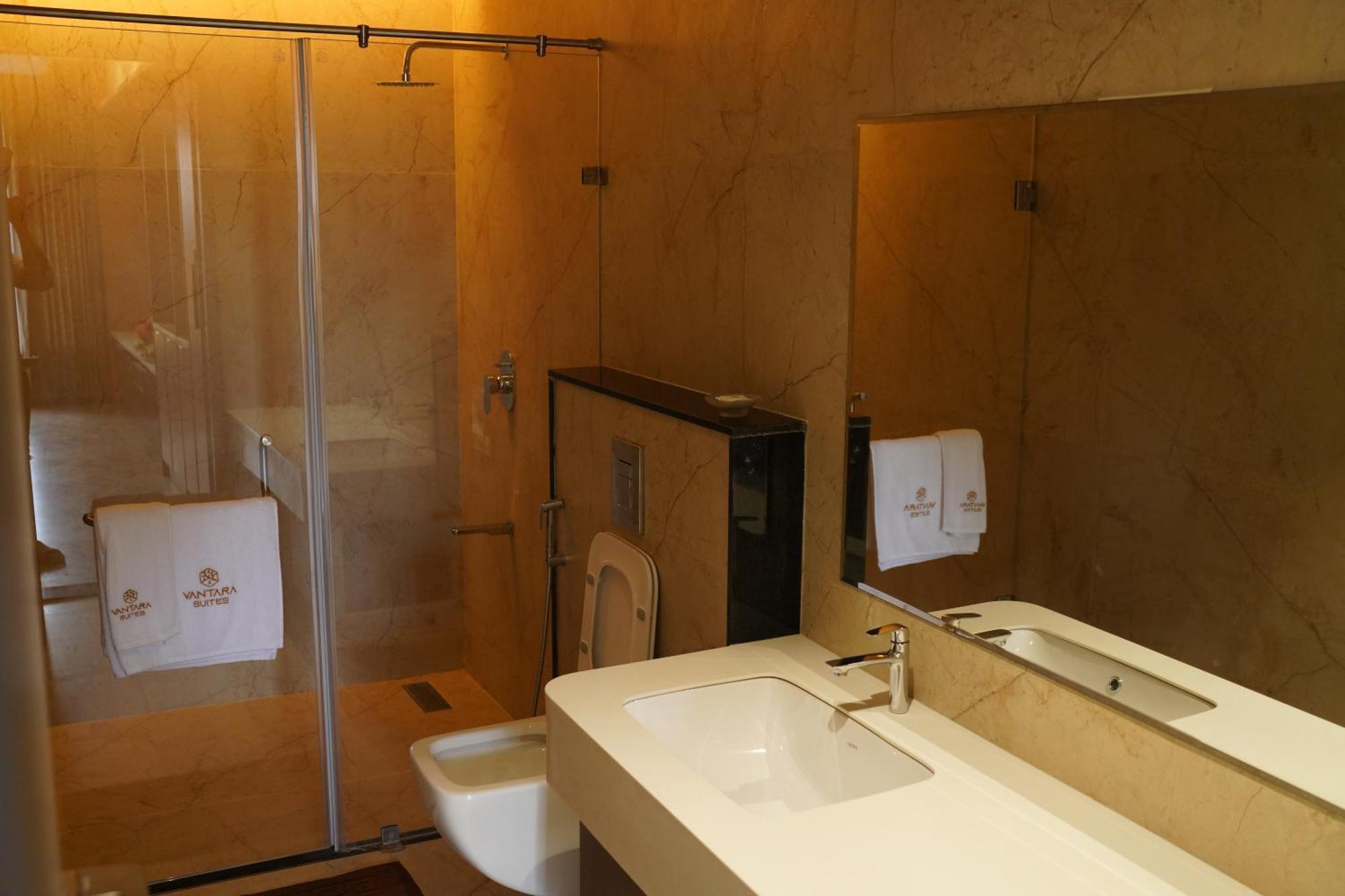 Vantara Suites Vellore Buitenkant foto