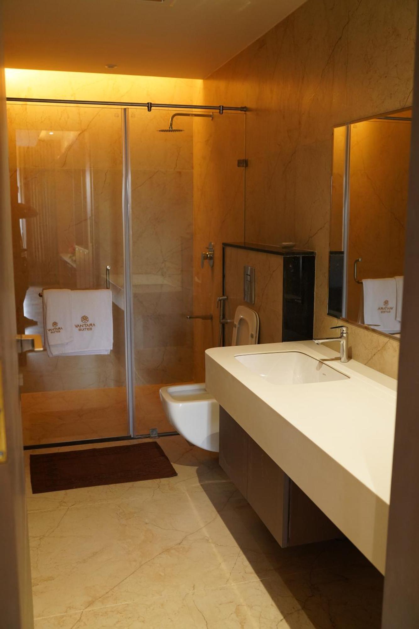 Vantara Suites Vellore Buitenkant foto