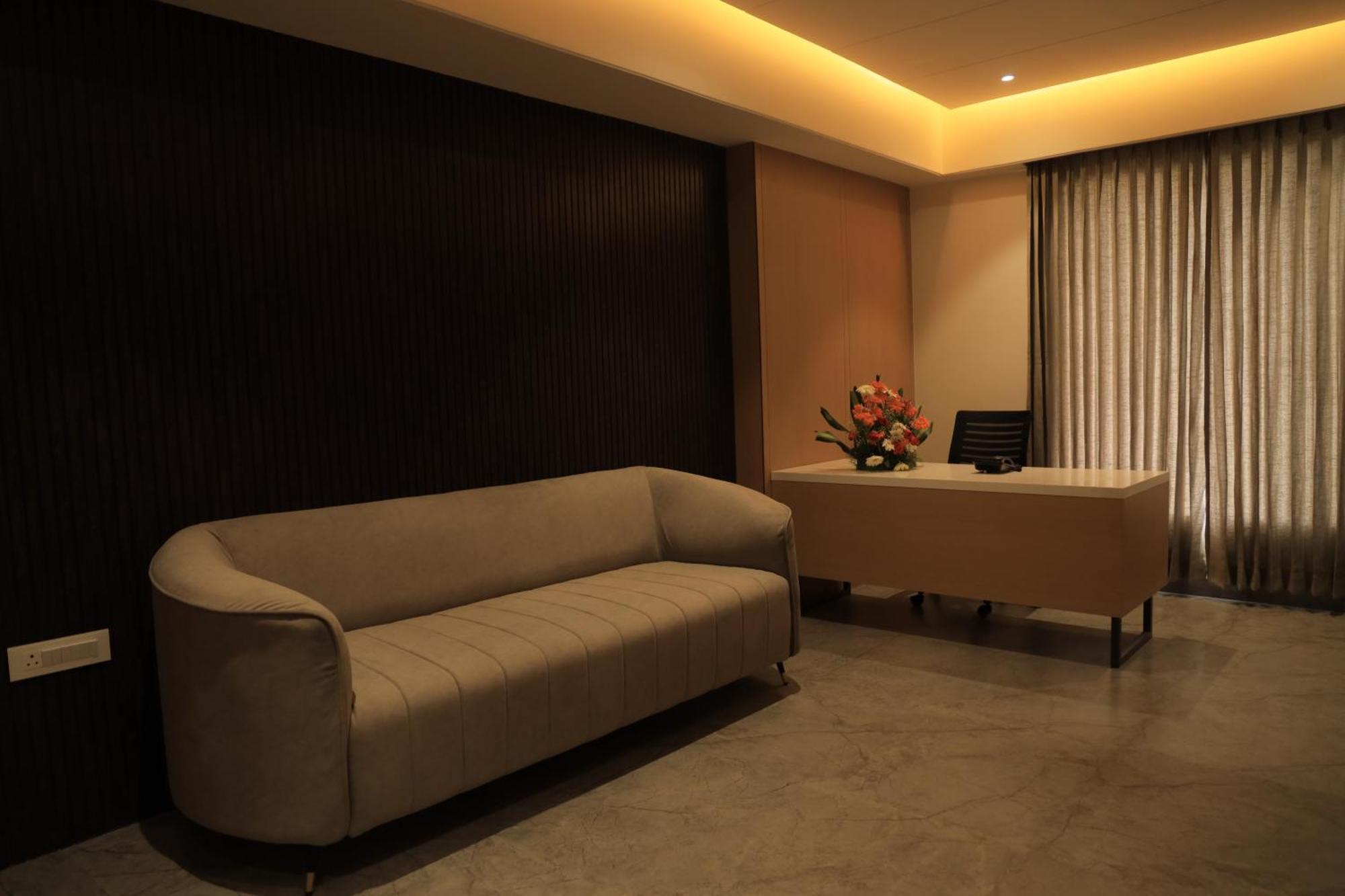 Vantara Suites Vellore Buitenkant foto