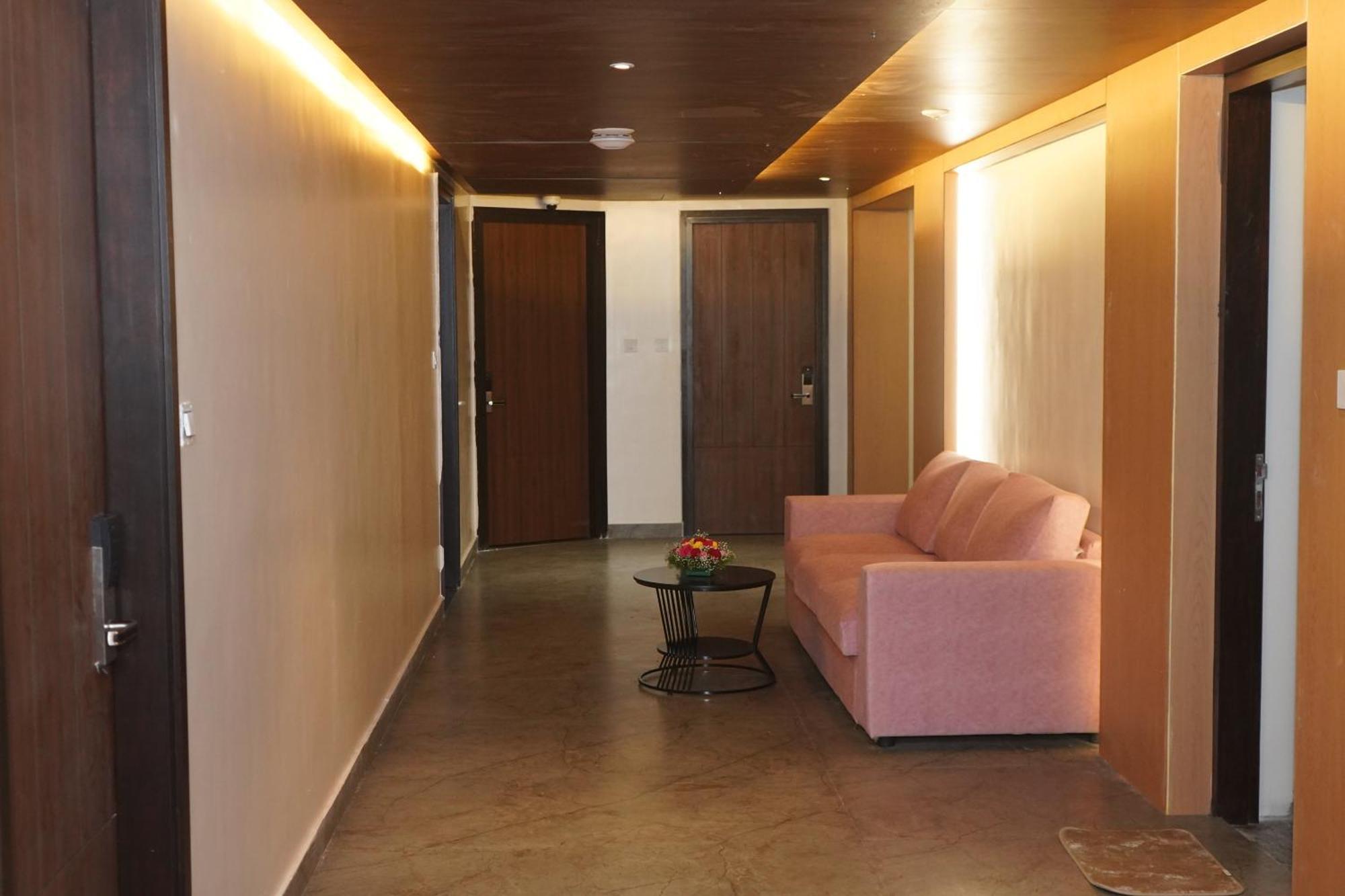 Vantara Suites Vellore Buitenkant foto
