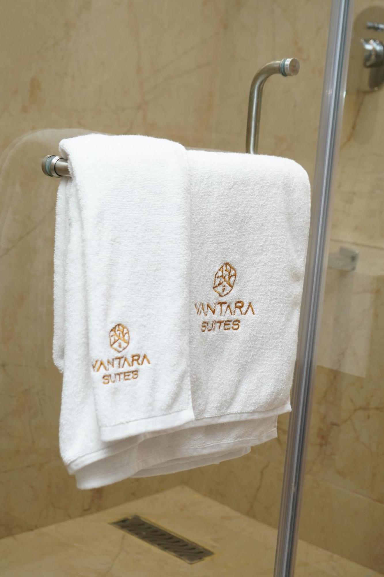 Vantara Suites Vellore Buitenkant foto