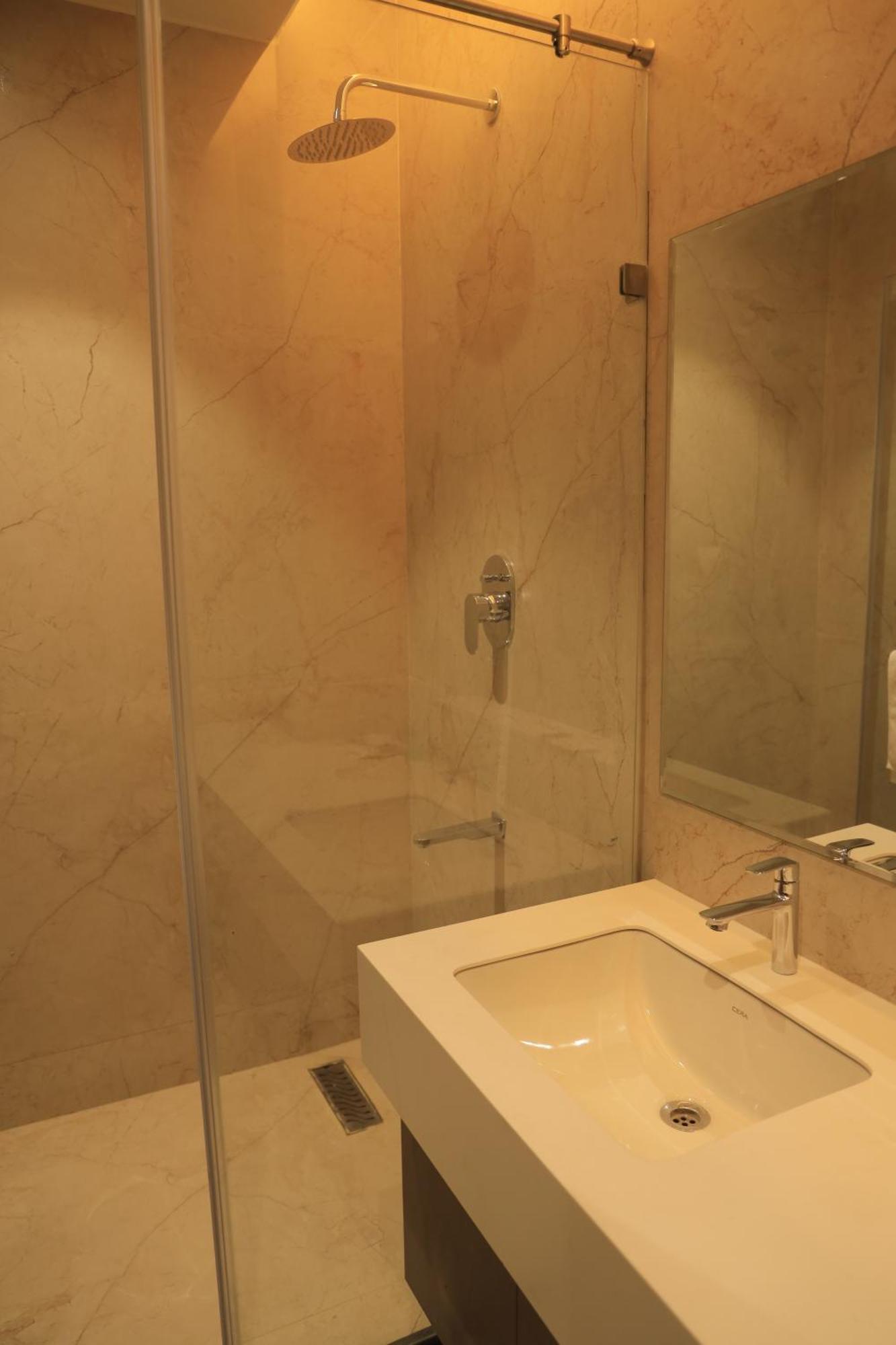 Vantara Suites Vellore Buitenkant foto