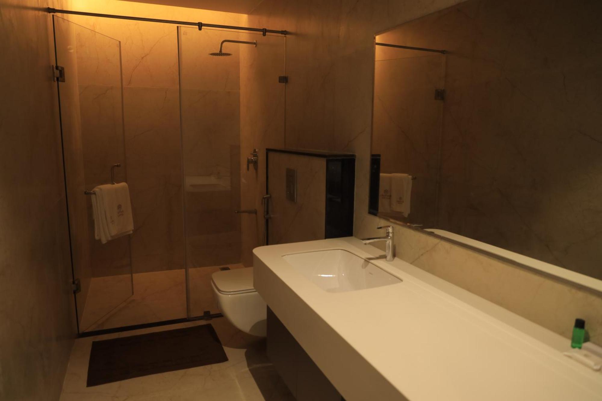 Vantara Suites Vellore Buitenkant foto