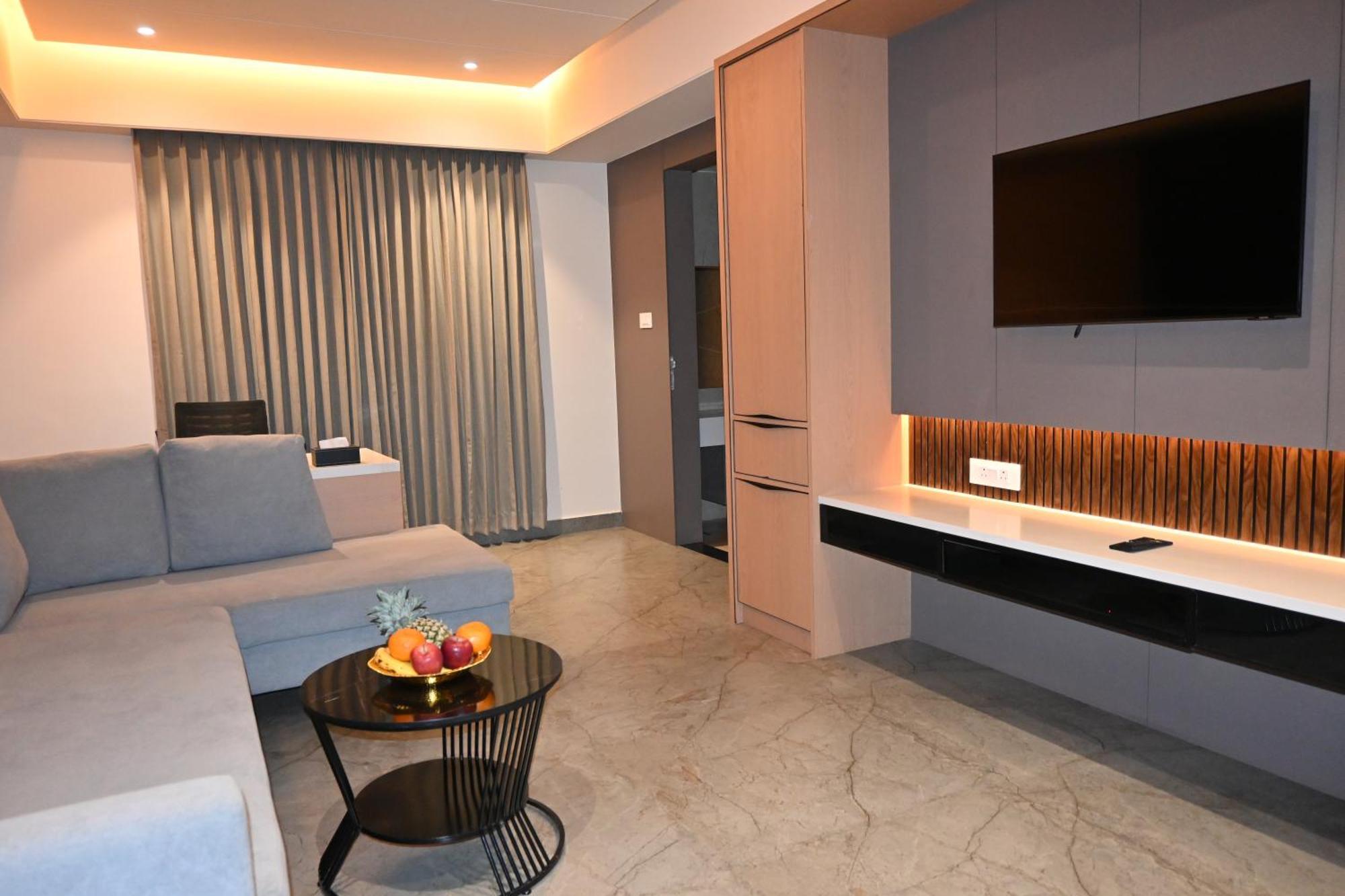 Vantara Suites Vellore Buitenkant foto